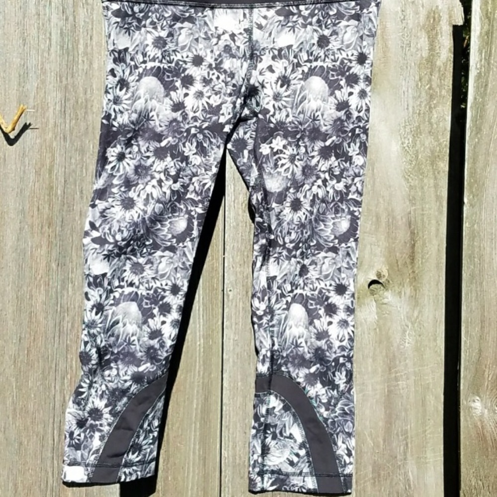 Lululemon crop Legging size 6